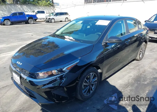 3KPF24AD9RE811264: 43449943