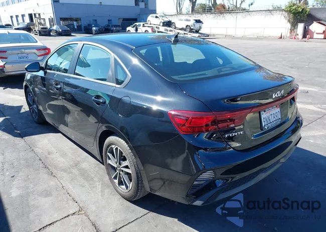 3KPF24AD9RE811264: 43449943