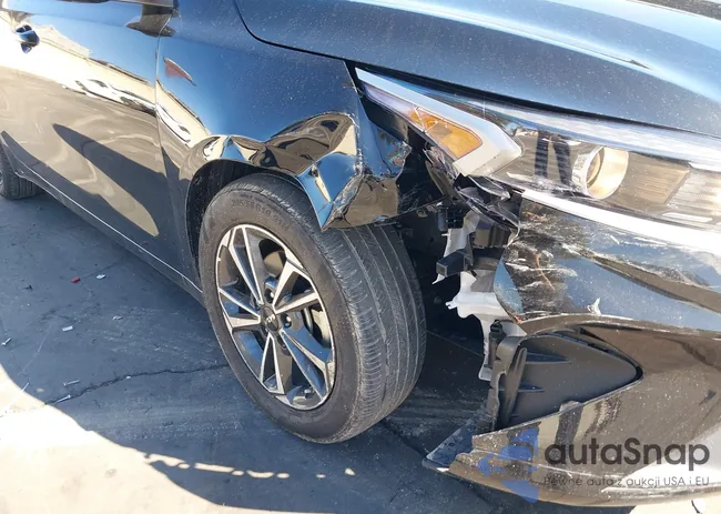 3KPF24AD9RE811264: 43449943