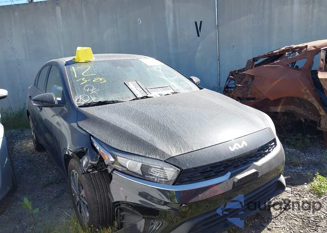 3KPF24AD9RE811264: 43449943