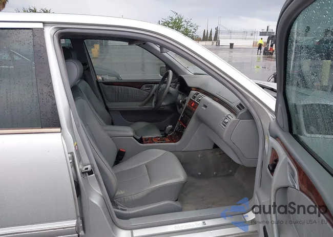 WDBJF65J81B296056: 43449541