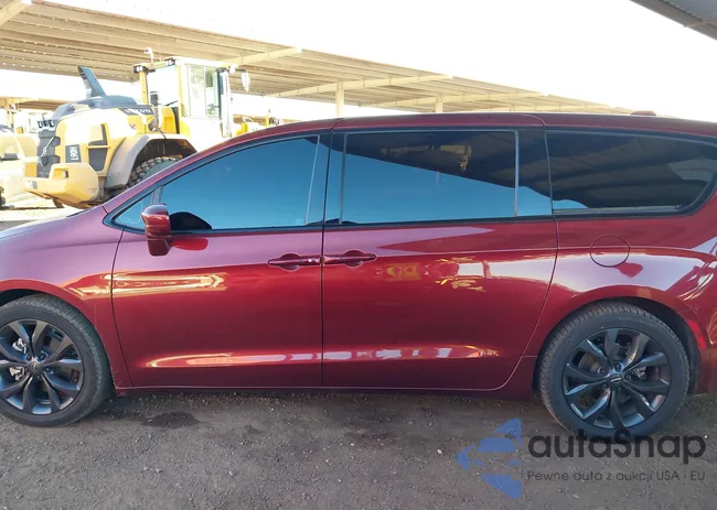 2C4RC1FG6KR732876: 43450658