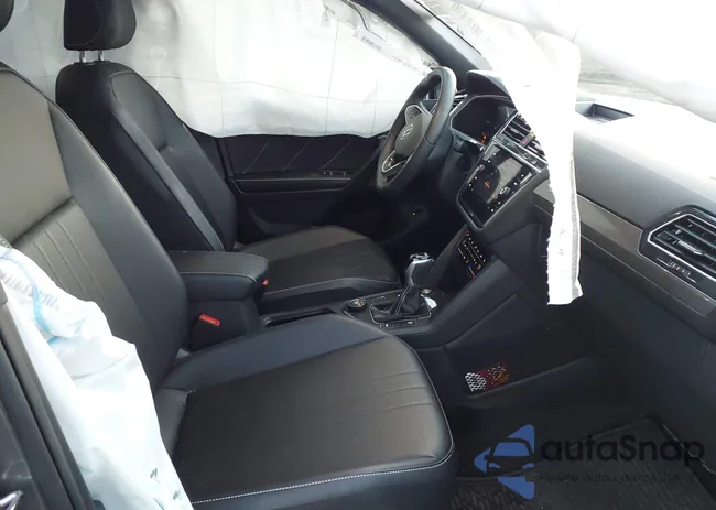 3VV8B7AX4RM220237: 43450675