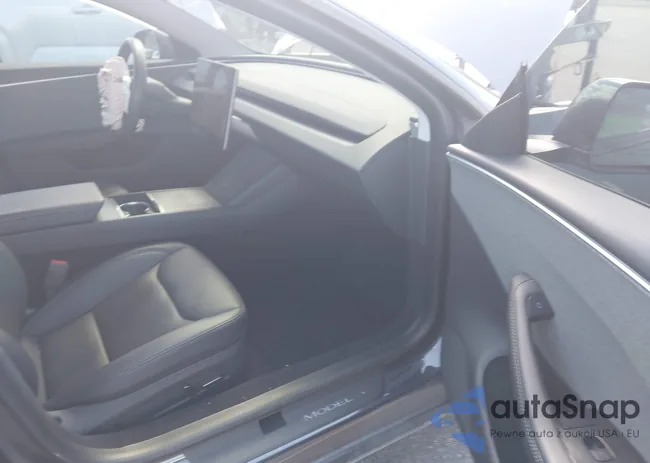 5YJ3E1EA7RF724708: 43451302