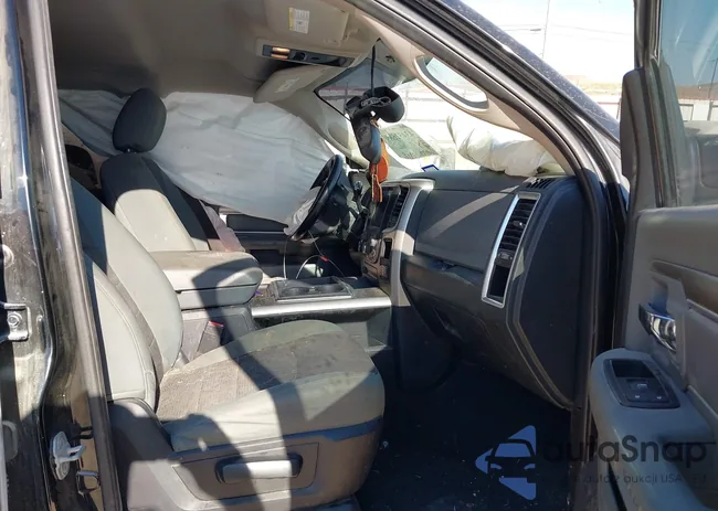 3C6UR5ML4FG571561: 43452689