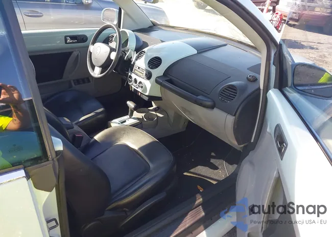 3VWCD21Y83M327942: 43452785