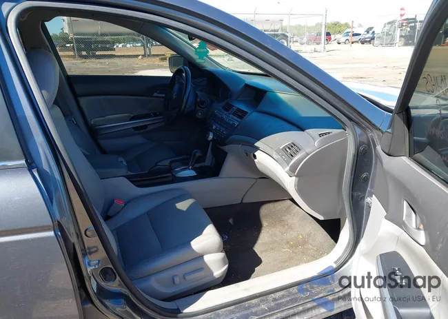 1HGCP3F86AA023657: 43452935