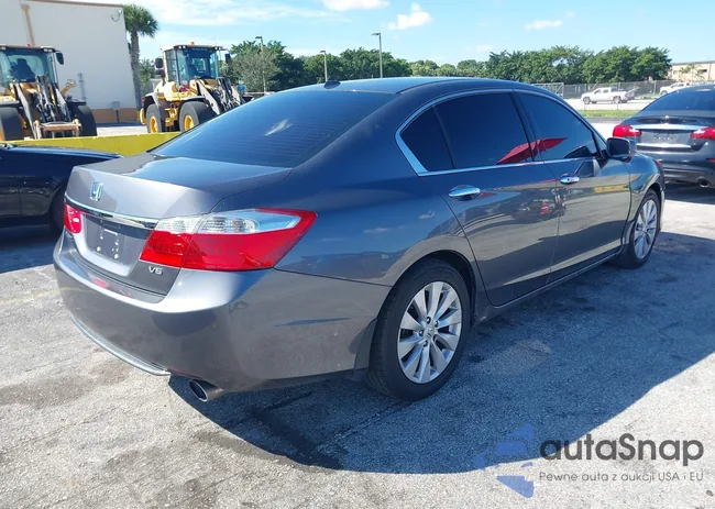 1HGCR3F85DA007917: 43452983