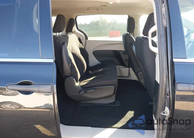 2C4RC1AG9JR235441: 43453017