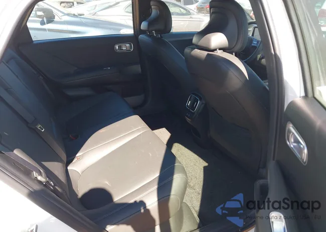 KMHM34AC8RA081406: 43452415