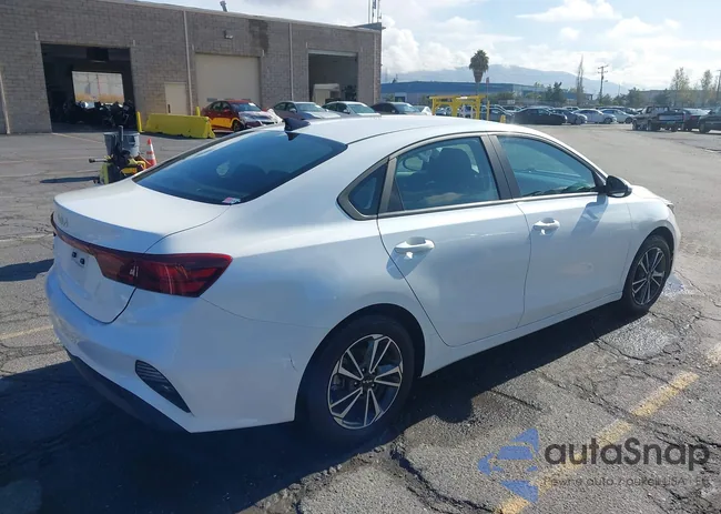 3KPF24AD7PE509842: 43454717