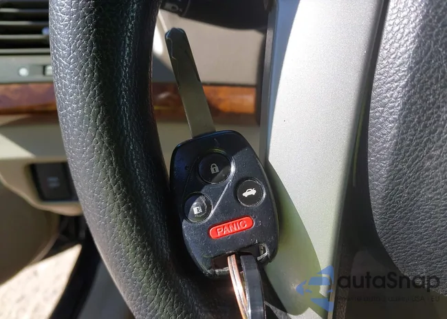 1HGCP26719A140611: 43456787