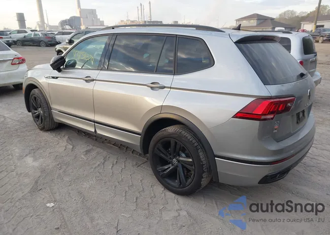 3VV8B7AX8RM003032: 43456370