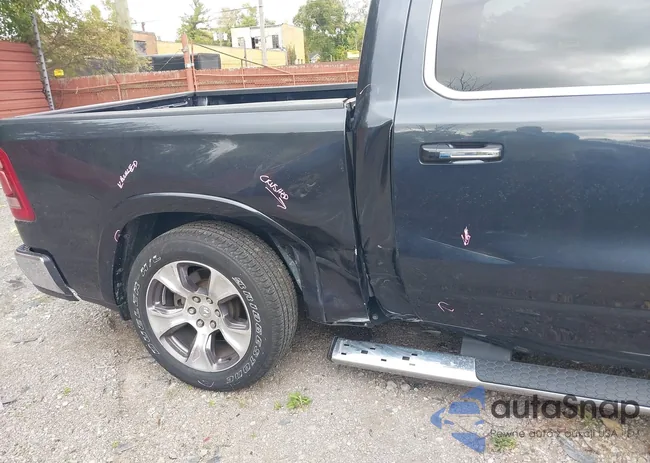 1C6SRFJT8MN729101: 43457973