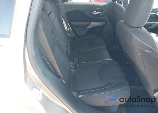 1C4PJLCB3HW668989: 43457370