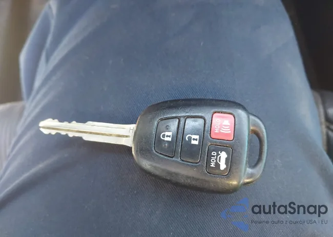 2T1BURHE4HC771435: 43459102