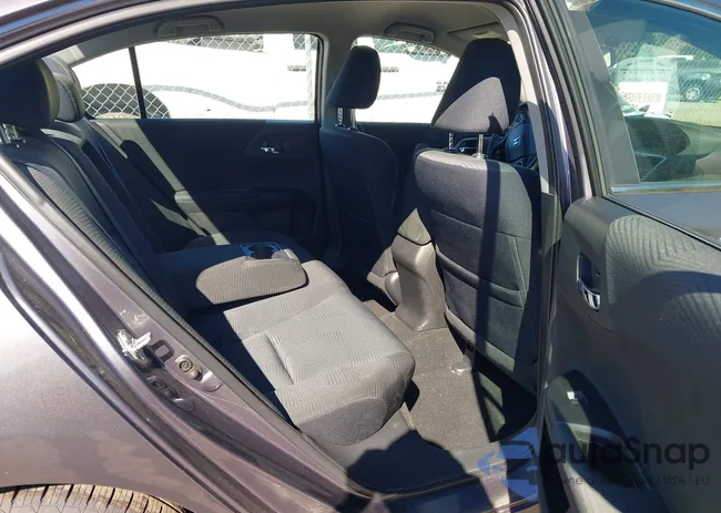 1HGCR2F3XFA083585: 43459719