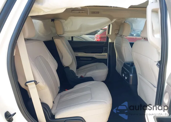 1FMJU1L8XPEA37386: 43460569