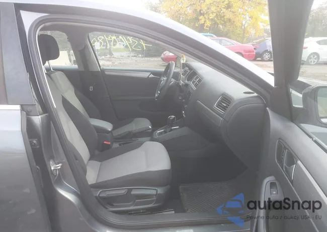 3VW2B7AJ8HM258968: 43460480