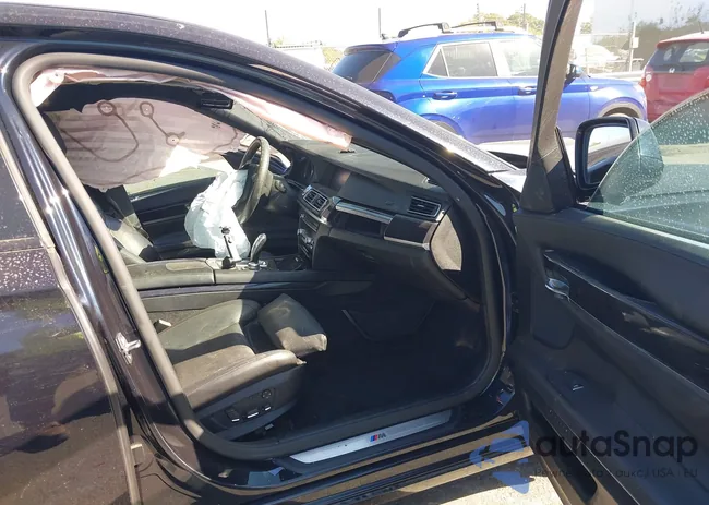 WBAKB8C56BCY65076: 43460518