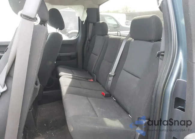 1GTSKVE35AZ135815: 43462905