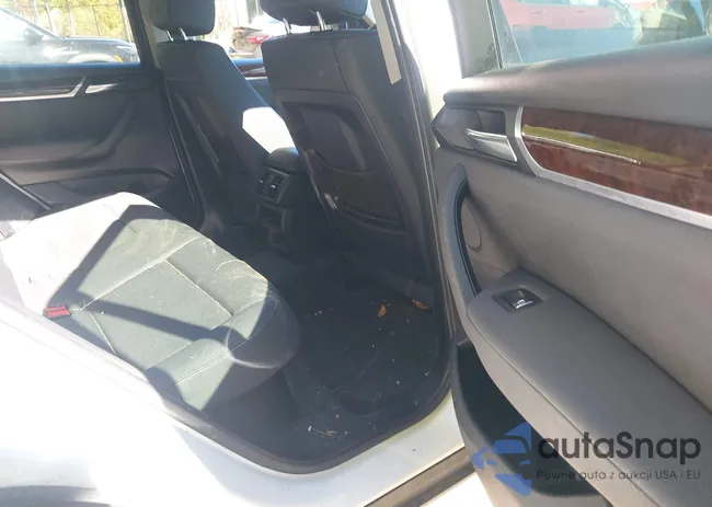 5UXWX9C58G0D81223: 43464396