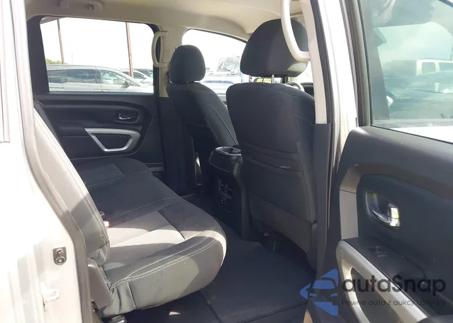 1N6AA1E66HN564008: 43465155