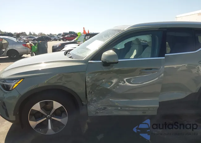 YV4L12UE4R2321551: 43467740