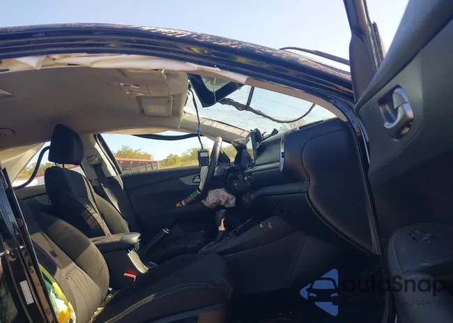 3KPF24AD0LE143720: 43467172