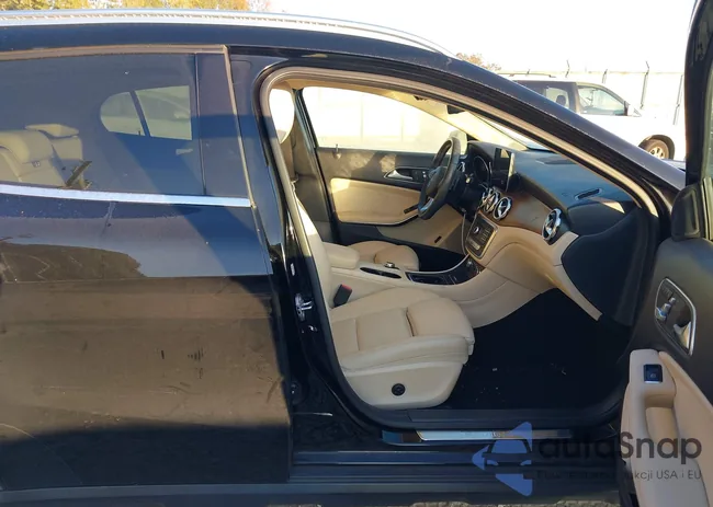 WDCTG4EB1KU012660: 43468496