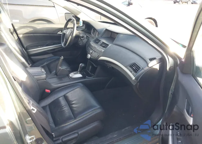 1HGCP2F87AA011608: 43469557