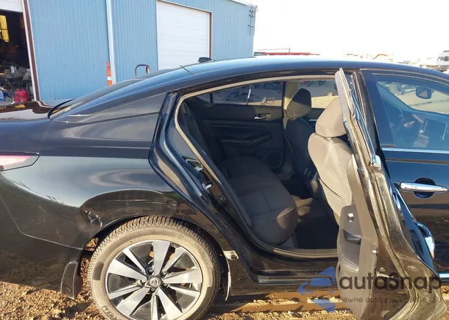 1N4BL4DV0KC191469: 43469617