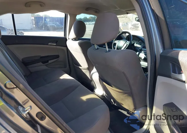 1HGCP2F48CA139288: 43469843