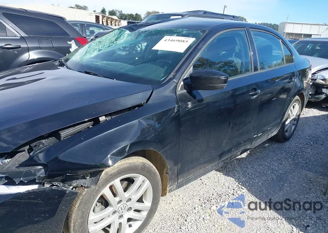 3VW2B7AJ9JM231090: 43469085