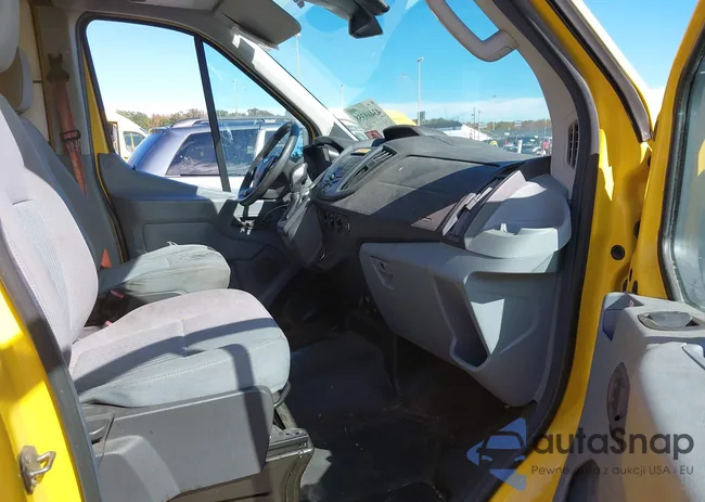 1FTYR3XM1KKA24933: 43469358