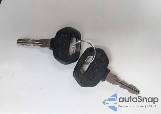 YS3AK45E8N2018020: 43470904