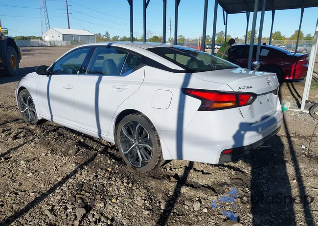 1N4BL4CV2RN326547: 43471656