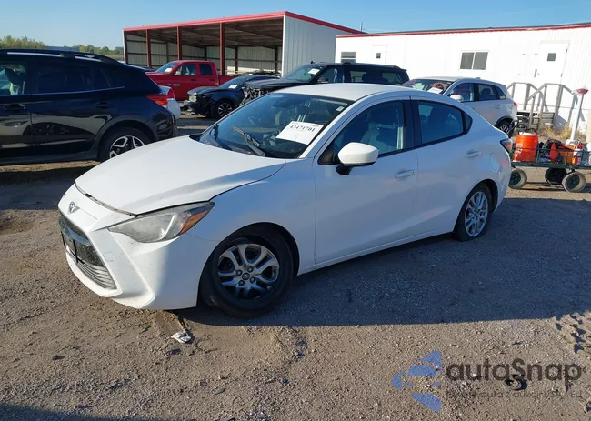 3MYDLBYV3JY324198: 43471701