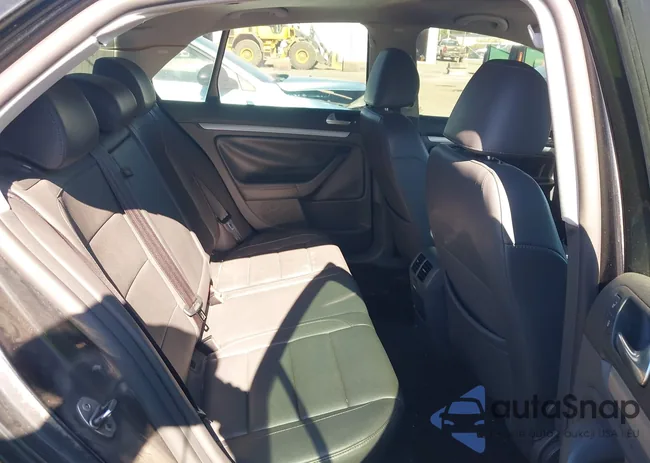 3VWEF71K17M180719: 43471745