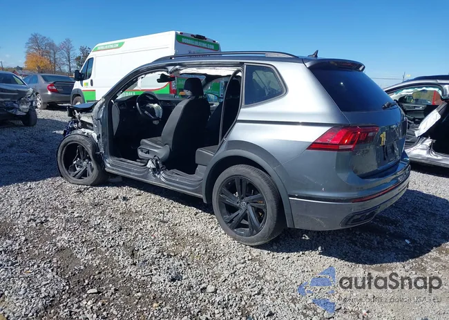 3VV8B7AX3RM006596: 43471795