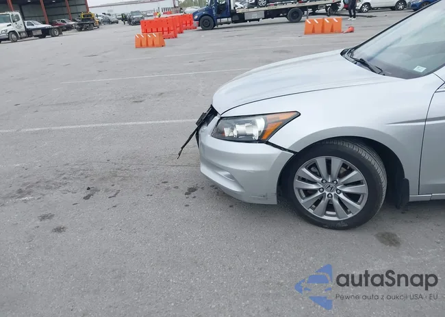 1HGCP3F87CA009589: 43472501