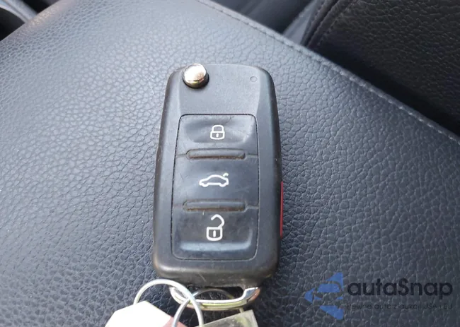 3VWL17AJ9FM258966: 43473563