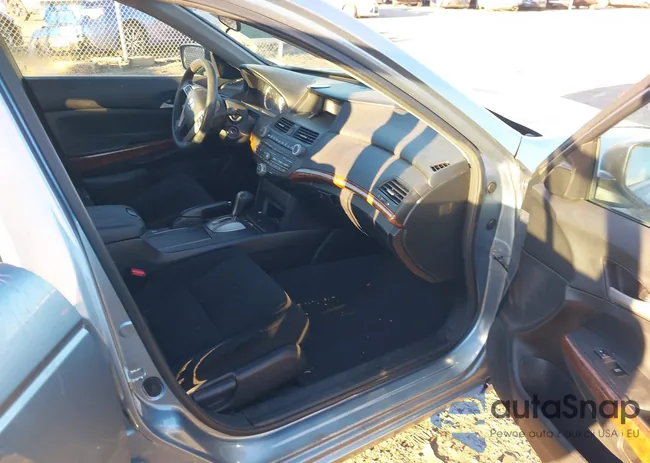 1HGCP3F7XCA004538: 43474574