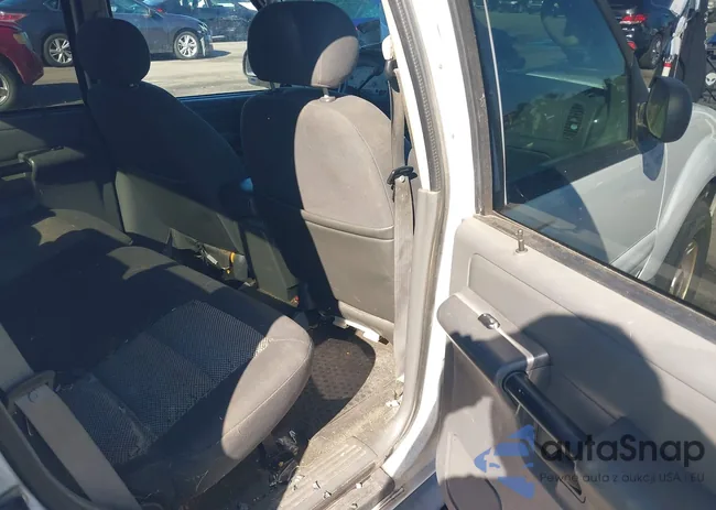 1FMZU67K84UB42354: 43474971