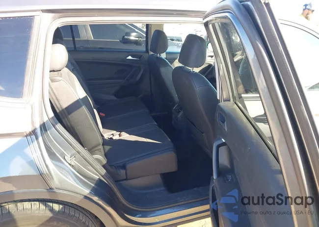 3VV3B7AX2KM122422: 43475483