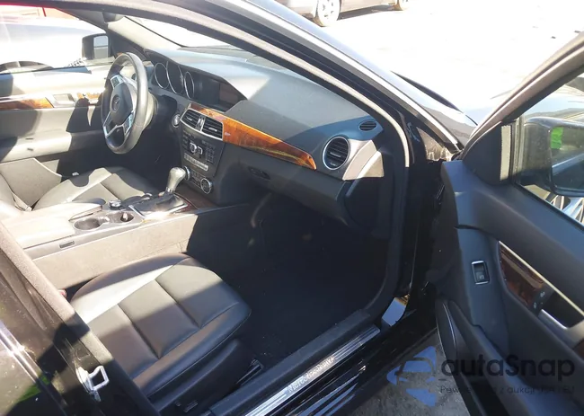 WDDGF4HB7DR273292: 43475525