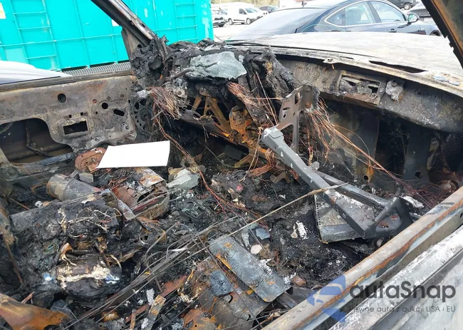 1FMDU35PXTUD75447: 43475378