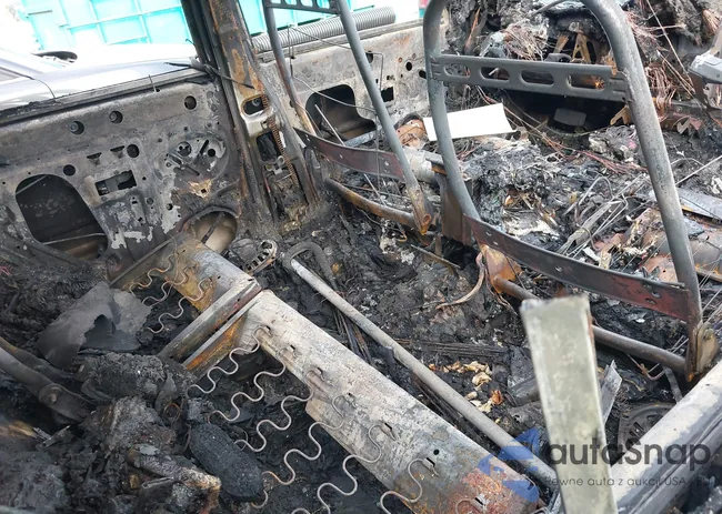 1FMDU35PXTUD75447: 43475378