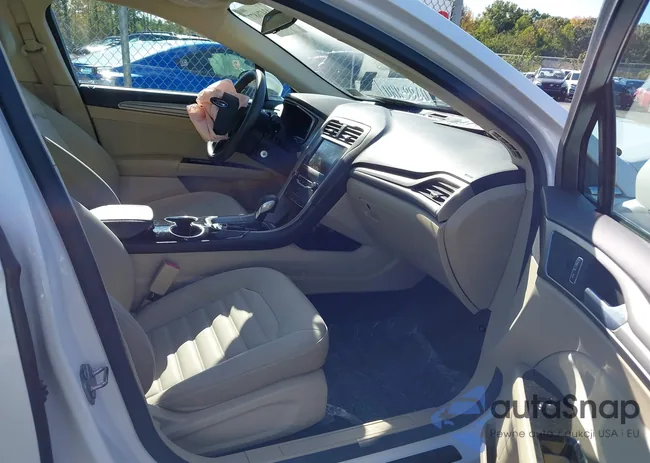 3FA6P0LU9ER252475: 43476877