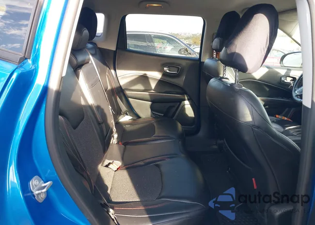 3C4NJDDB1JT144750: 43477845